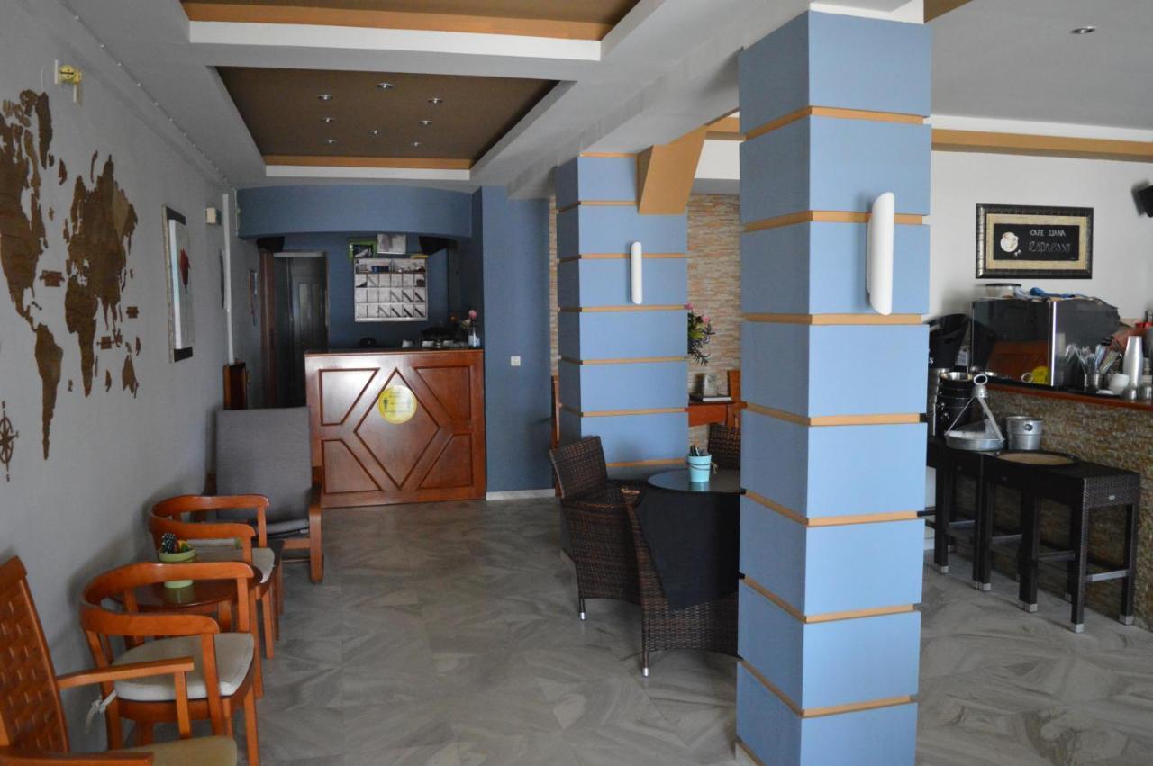 Iliana Hotel Paralia Zewnętrze zdjęcie